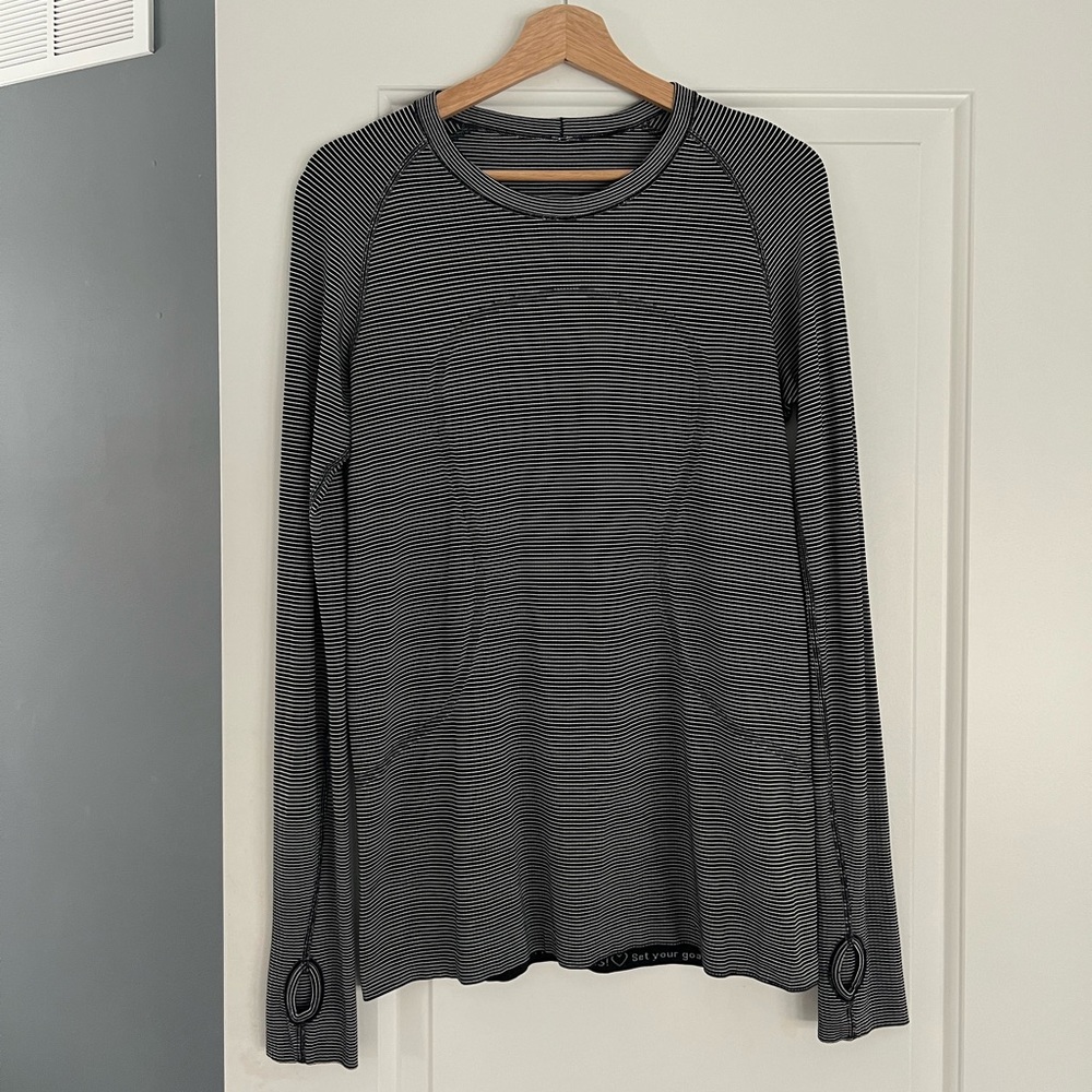 Lululemon black white striped swiftly tech long sleeve shirt size 12